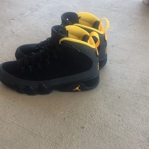 Jordan 9 University Gold